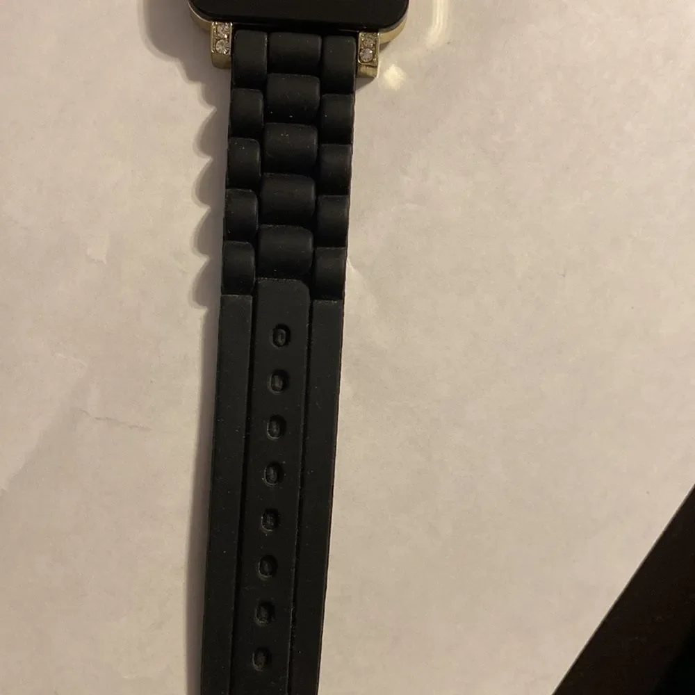 Nouveau Quartz Watch Silicon Band - Picture 3 of 7